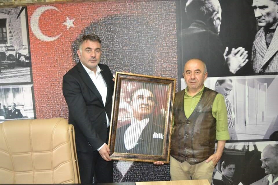 Atatürk Sevgisi Vatan Sevgisindendir.