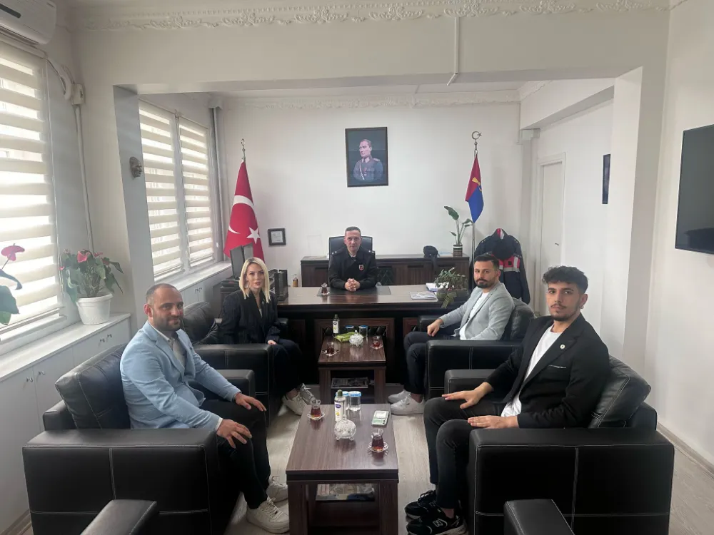 Gebze Zafer partisinden  Gebze jandarma komutanlığına zıyaret