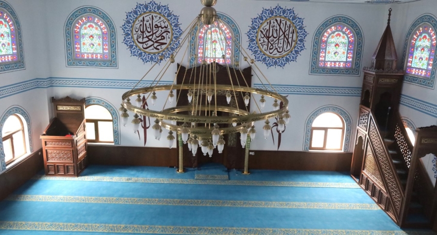 Büyükşehir’in desteğiyle tamamlanan;  İzmit Eseler Camii ibadete açıldı