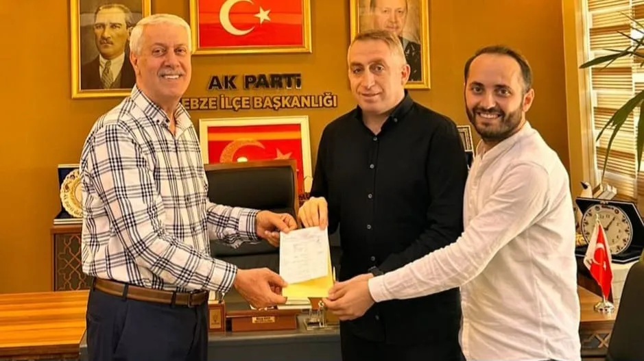 BEKİR SAVAŞ, AK KADROLARA KATILDI
