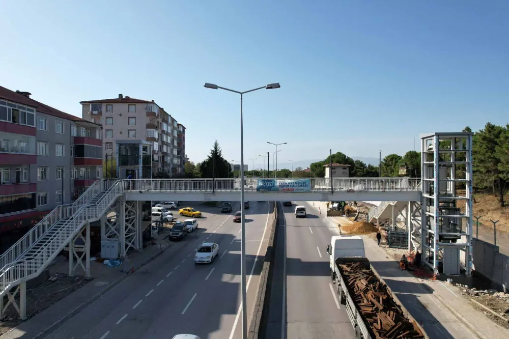 Sezai Karakoç üstgeçidinin asansör kuleleri tamam