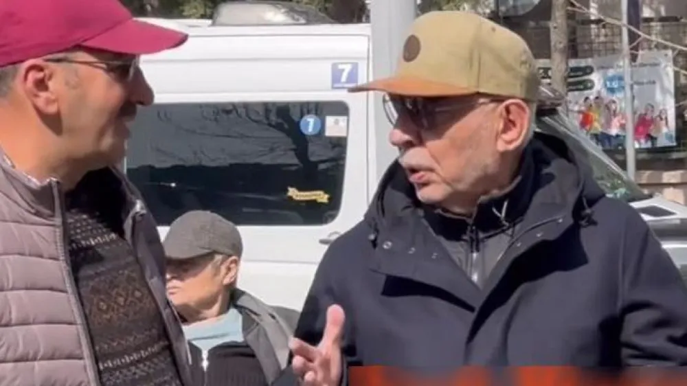 Şener Şen Kayhan Yıldızoğlu