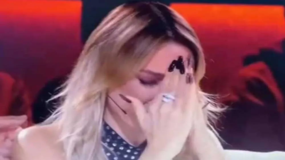 Hadise 21 Yıl Sonra Sing Again