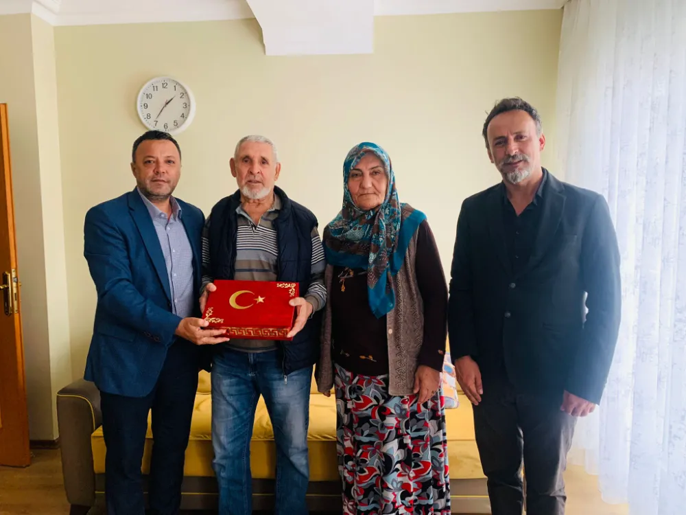 İzmit Belediyesinden Çayırova’daki  Kıbrıs Gazilerine minnet ve şükran ziyareti 