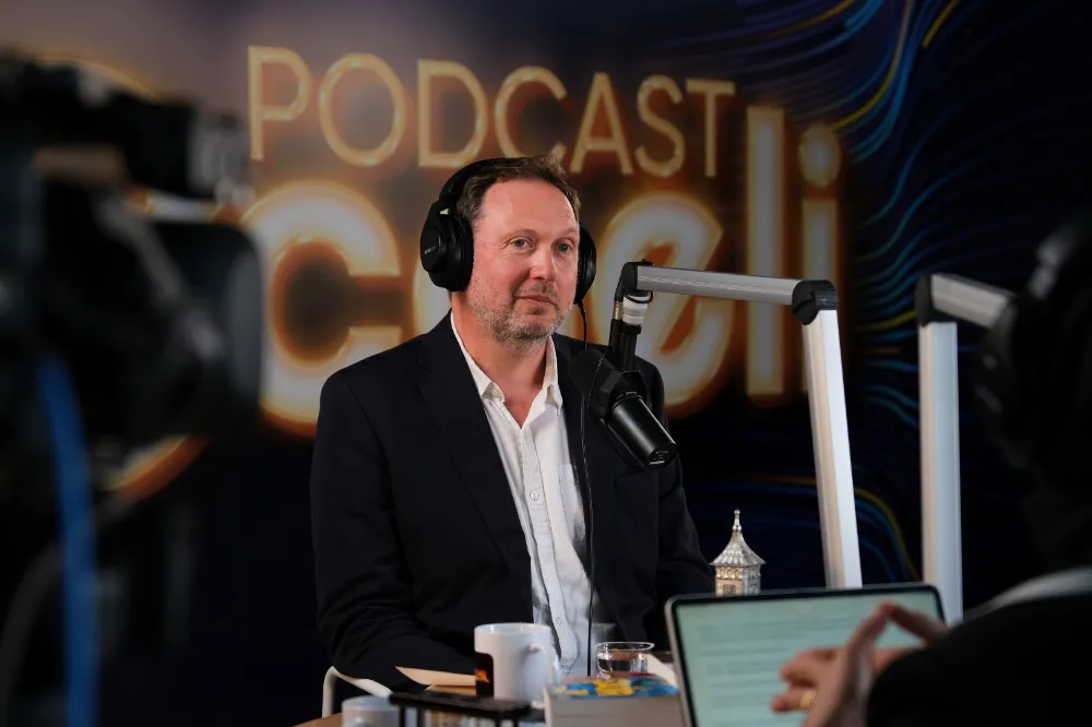 Çocuk kitapları yazarı Thomas Taylor’dan duygusal mesaj;  “Çocuklar barış içinde büyümeli”