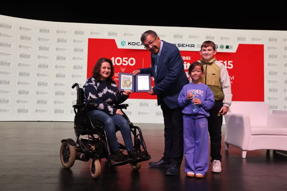 İnanç, Kitap Fuarı’nda “Can Veren Pervaneleri” anlattı.