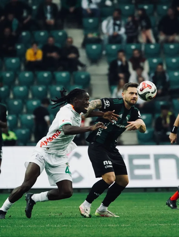 Başkan Büyükakın, Kocaelispor’u tebrik etti;  “Muhteşem bir oyun,  harika bir galibiyet!”