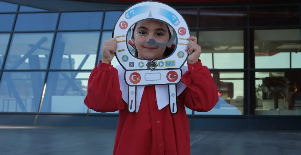 Bilimin merkezine ziyaretçi akını yaşanıyor; UçakPark, bilim merakıyla dolup taşıyor