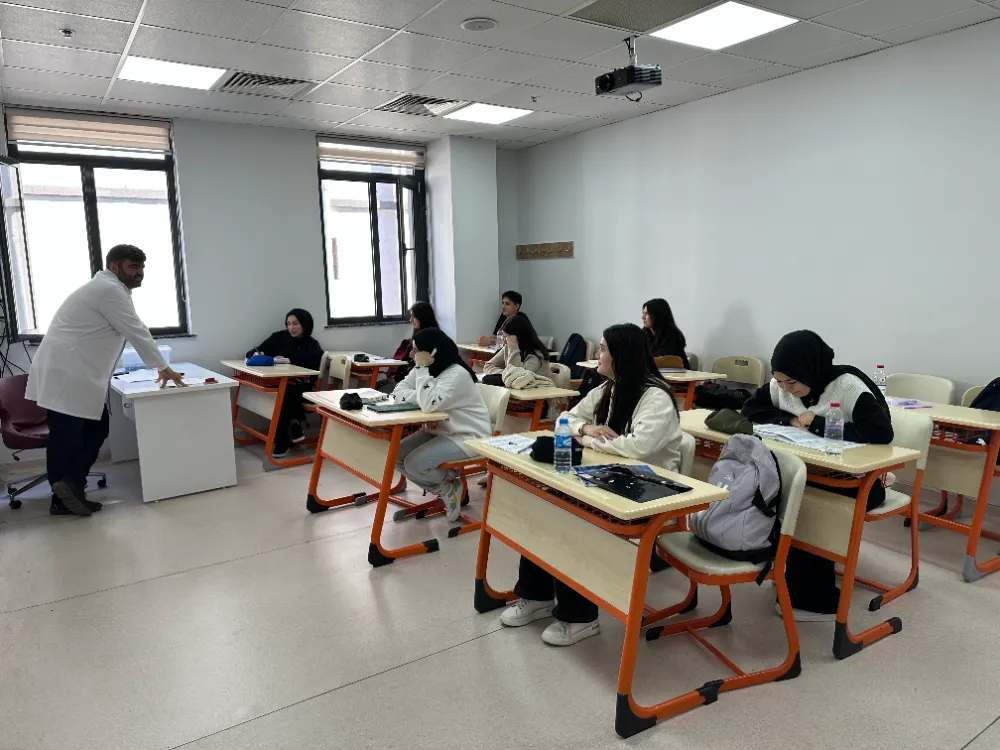 Gençlik Merkezi’nde üniversiteye hazırlık maratonu başladı