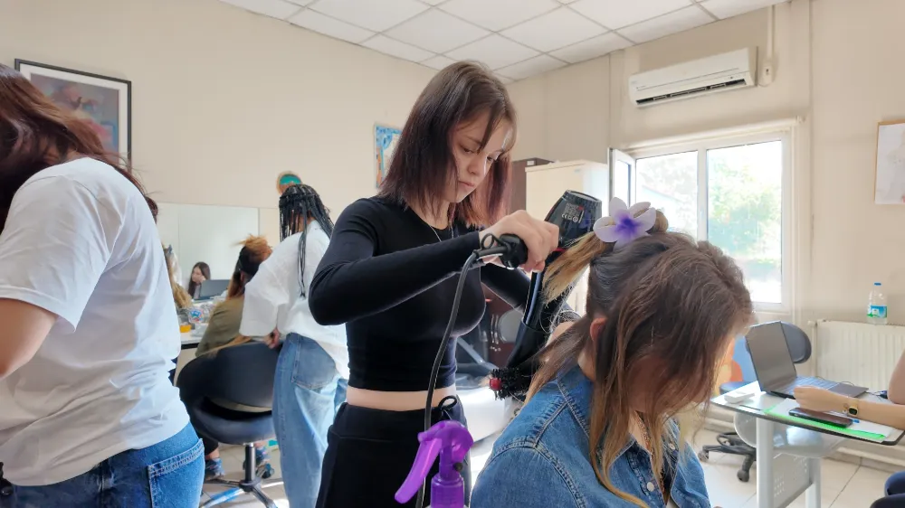  En özel kuaförler yeteneklerini anneleriyle paylaştı