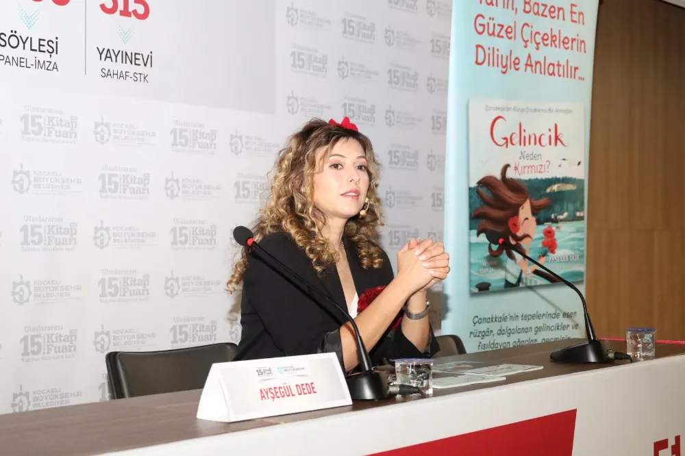 Ayşegül Dede ile çocuklar çok eğlendi;  Kitap Fuarı, çocuk şarkılarıyla yankılandı