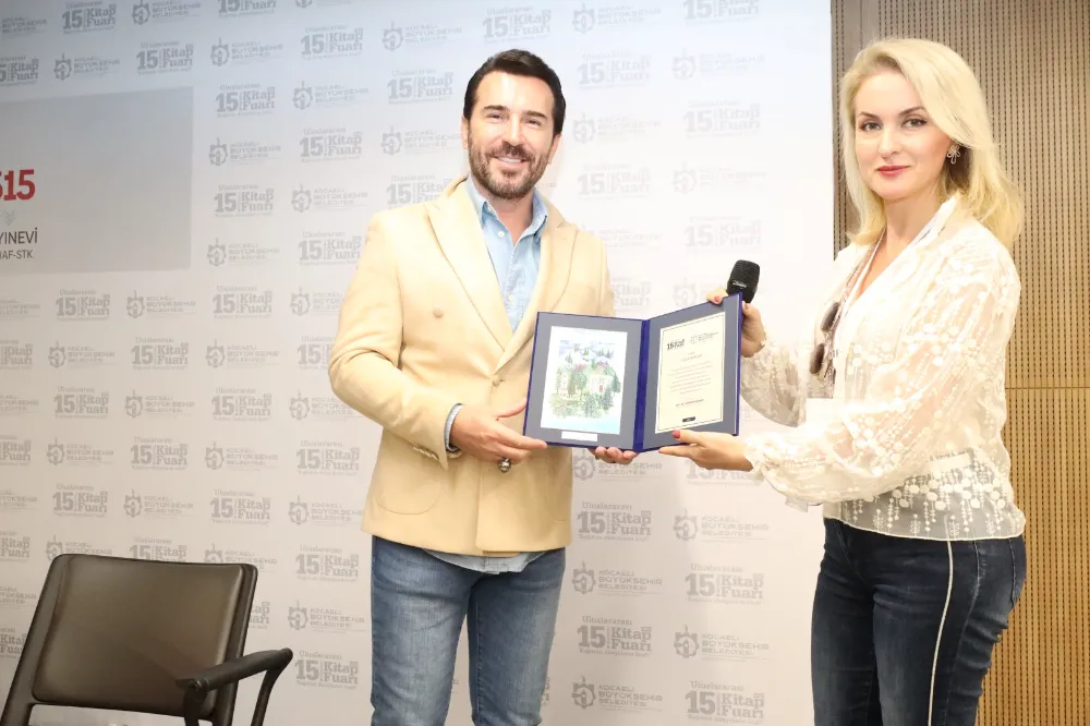 Şair Arslan, sevilen eserleriyle Kitap Fuarı’nda