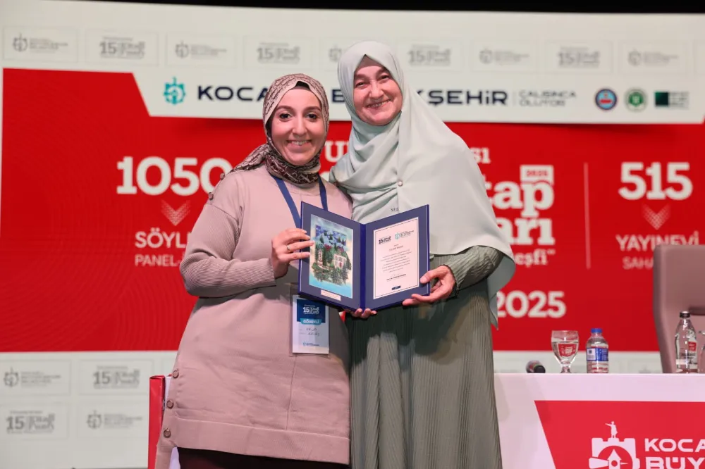 Yazar Saliha Erdim, ailenin yol haritasını Kitap Fuarı’nda çizdi;  “Kötü söz dengeyi bozar, iyi söz huzuru kurar”