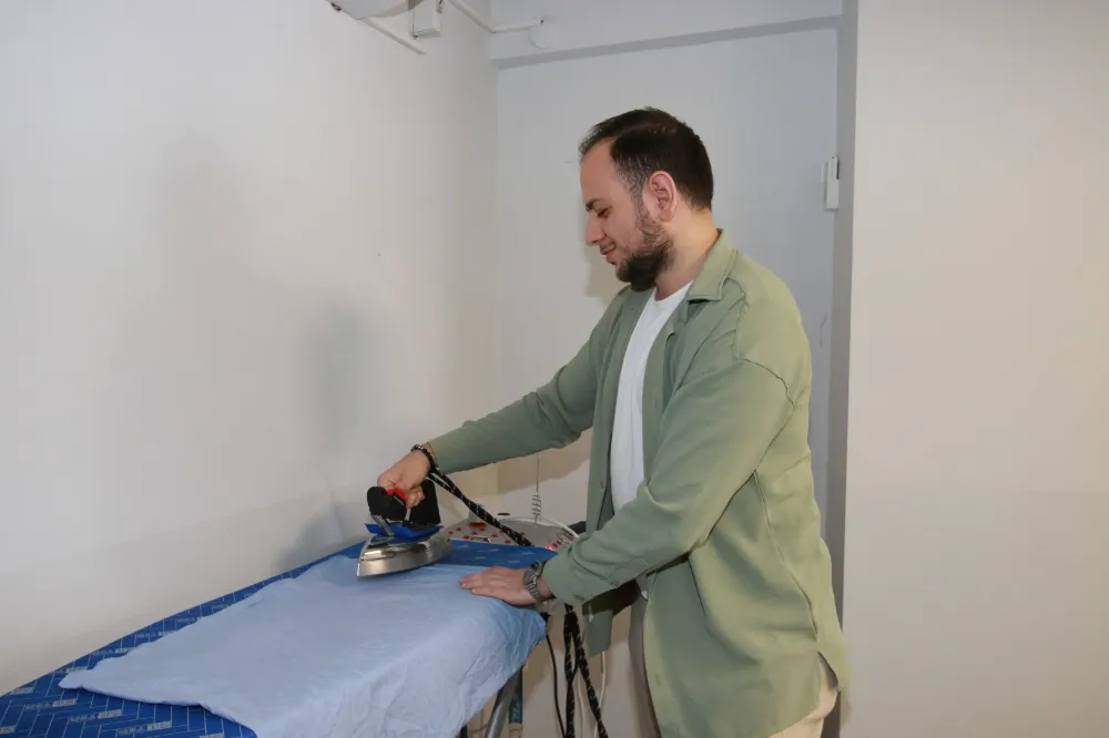 Yıkama, kurutma, ütüleme tek noktada;  Büyükşehir’den üniversitelilere pırıl pırıl hizmet