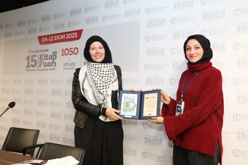 Kanadalı Yazar Jenny Molendyk, Kitap Fuarı’nda konuştu;  “Allah, çocuklarımızın hakkını bize soracak” 