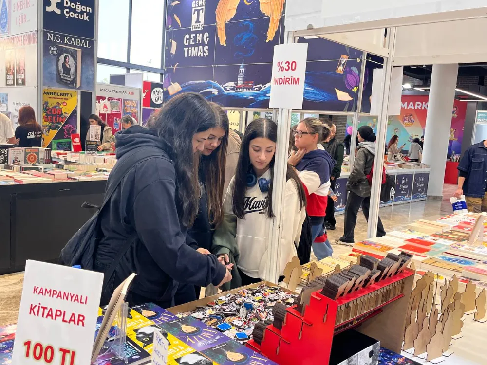  Bu fuarda alışveriş kitaplarla sınırlı kalmadı; Kocaeli Kitap Fuarı’nda ne ararsan var