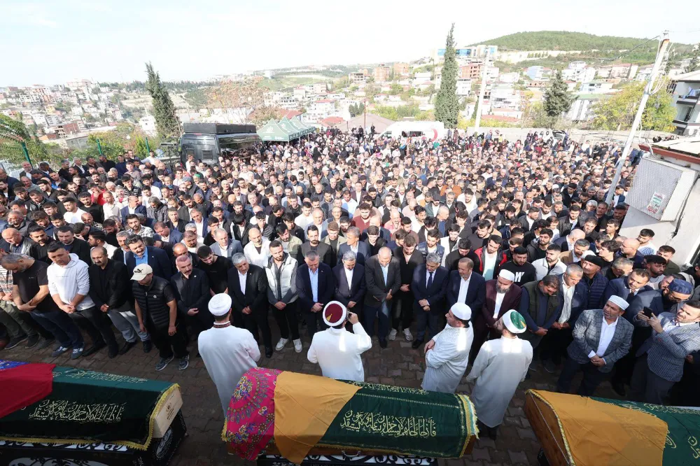 Yangında hayatını kaybedenler son yolculuğa uğurlandı