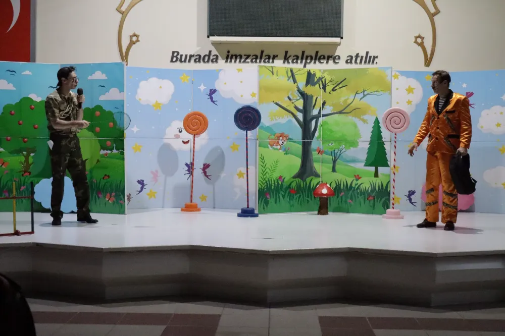 İzmit Belediyesinden Çocuk Hakları Gününe özel tiyatro gösterisi