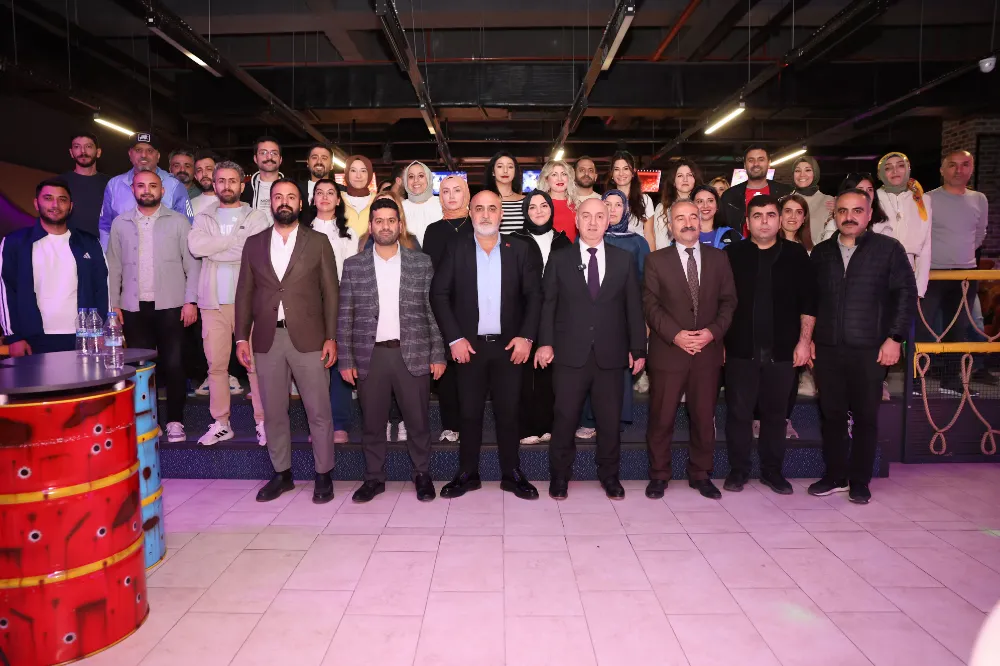 BAŞKAN MUZAFFER BIYIK ÖĞRETMENLERİN BOWLİNG HEYECANINA ORTAK OLDU