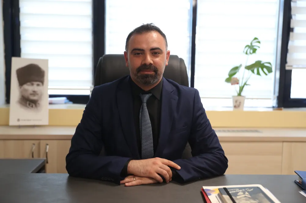 Devrim Bal’dan “Eşi belediyede işe başladı” yalanına tepki:  “Haberi okuyup eşimle güldük”