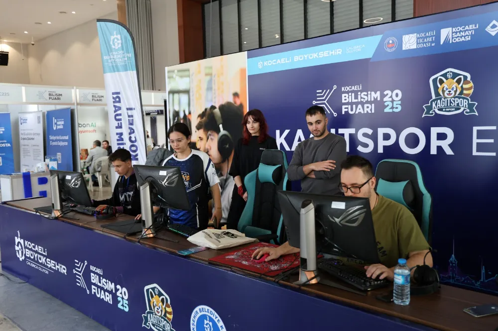 Bilişim Fuarı stantlarına 7’den 70’e yoğun ilgi