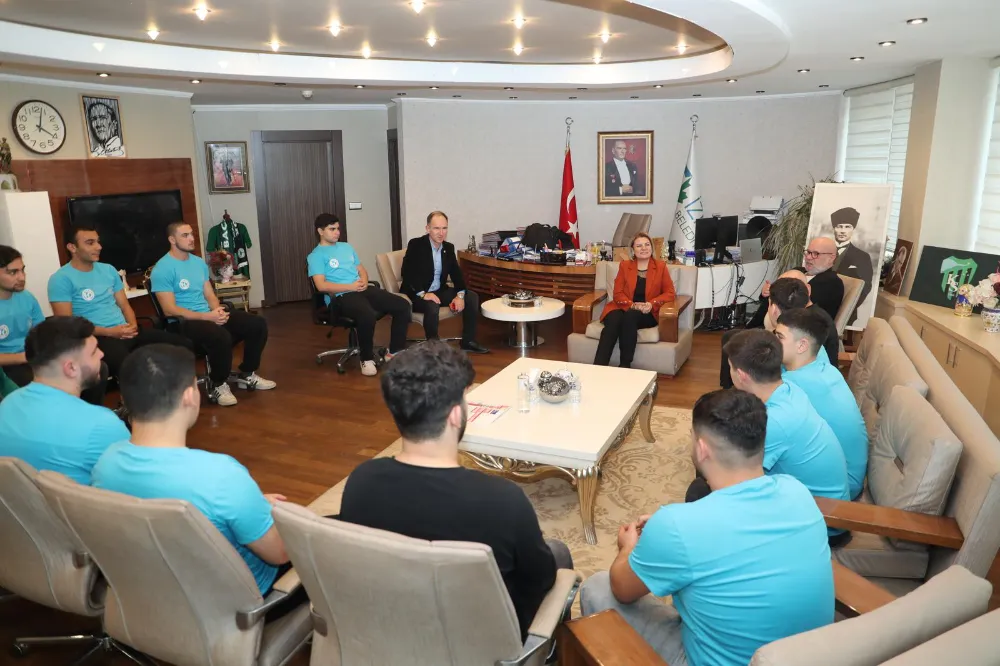 Fatma Başkan, İzmitli pehlivanları ağırladı “Her sporcumuz bu kentin değeridir”