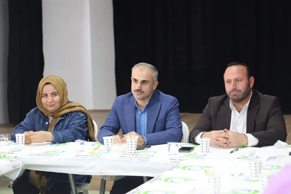 Çiftçi, Akse Bilgi Evi’ndeki kursiyer  ve velilerle bir araya geldi