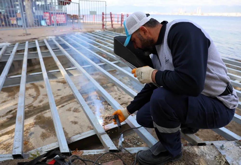 Değirmendere sahiline yeni yaya geçiş köprüsü