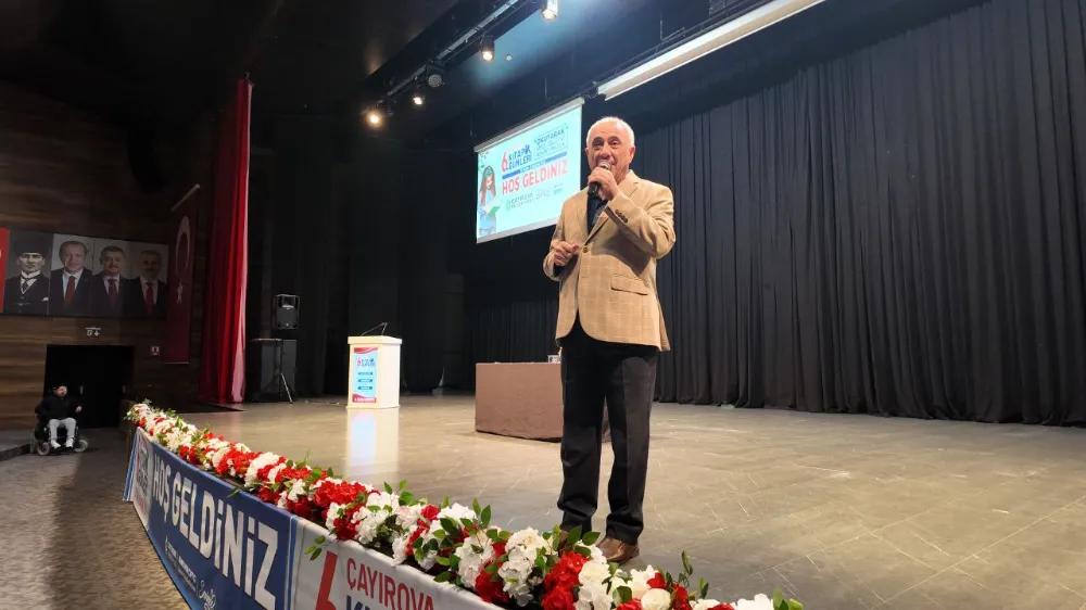 Nurullah Genç, kitap günlerinin kapanışında okurlarıyla buluştu