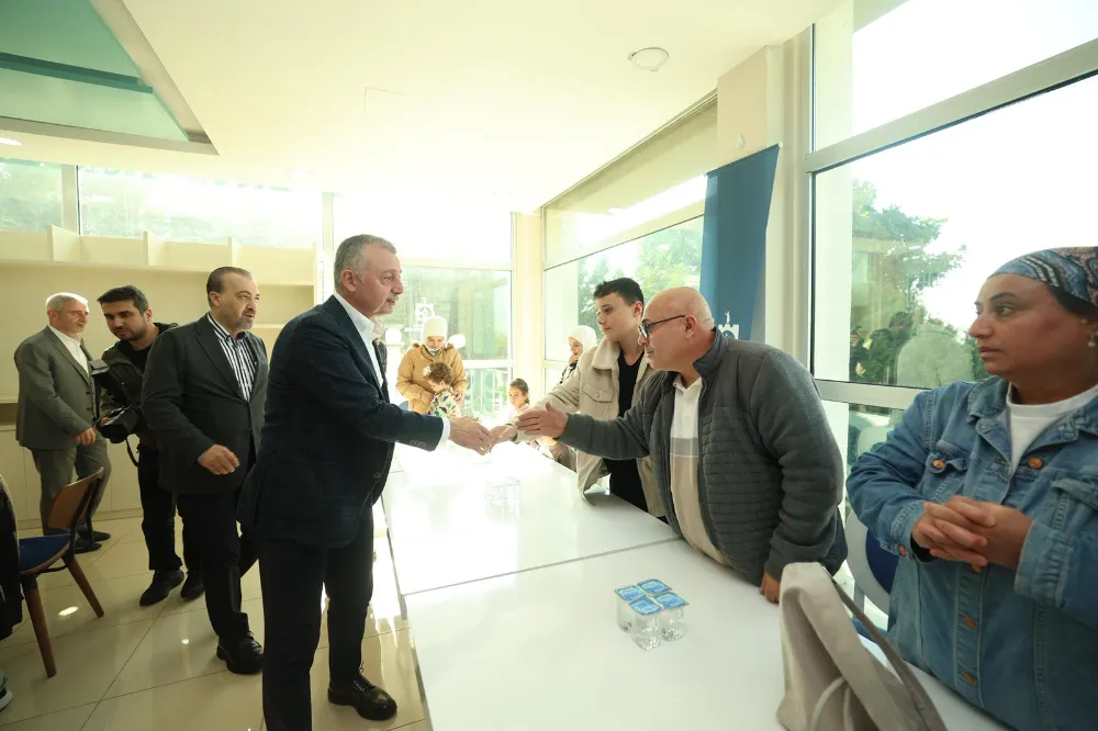 Evlerine giremeyen ailelere moral ziyareti   