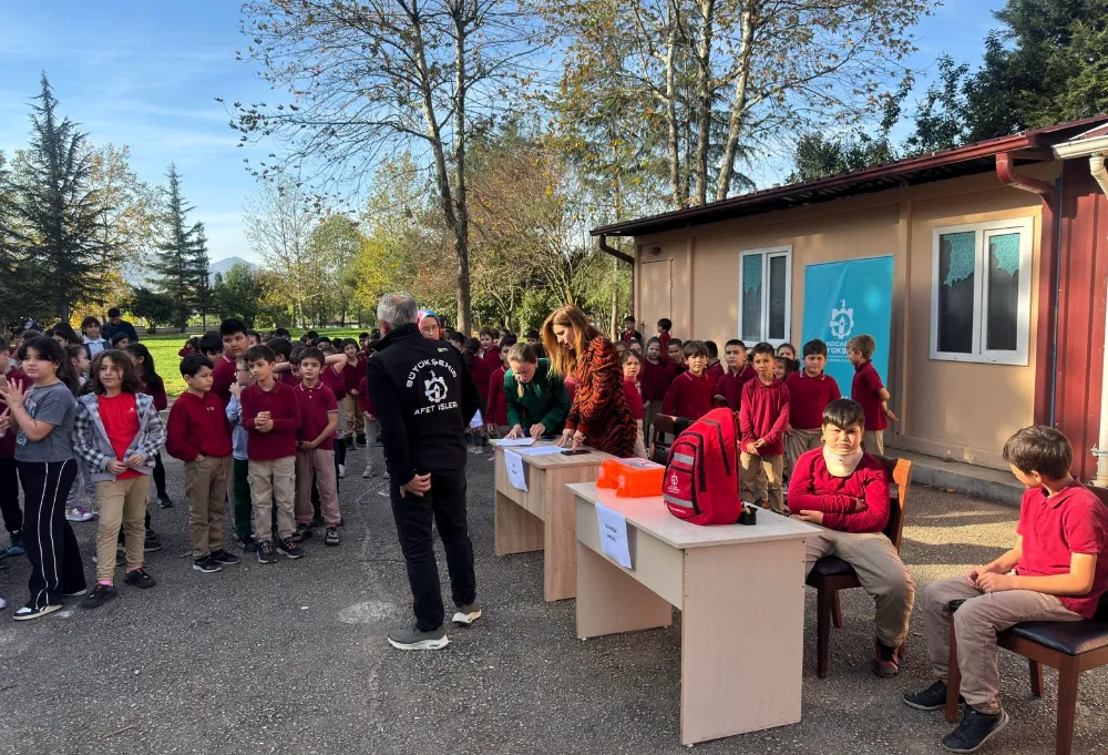 Kartepe’deki okullarda afet eğitimi ve tatbikatı