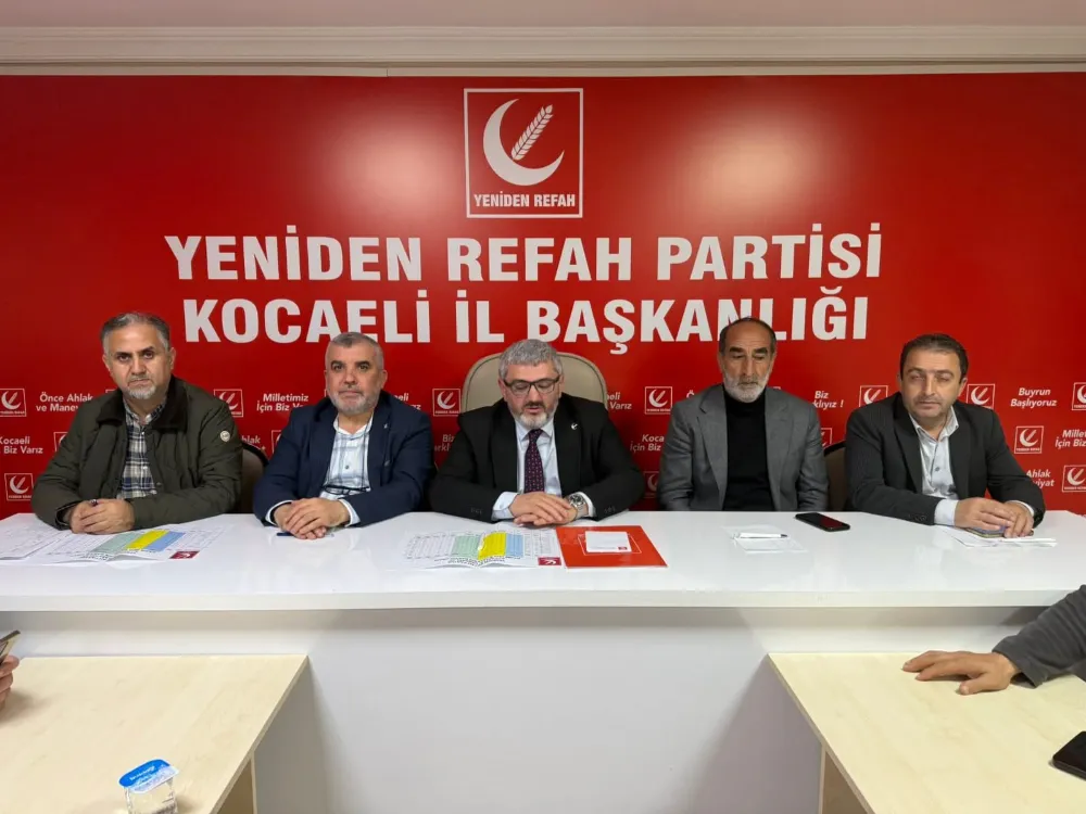 Büyükşehir ölüler gibi sessiz. 