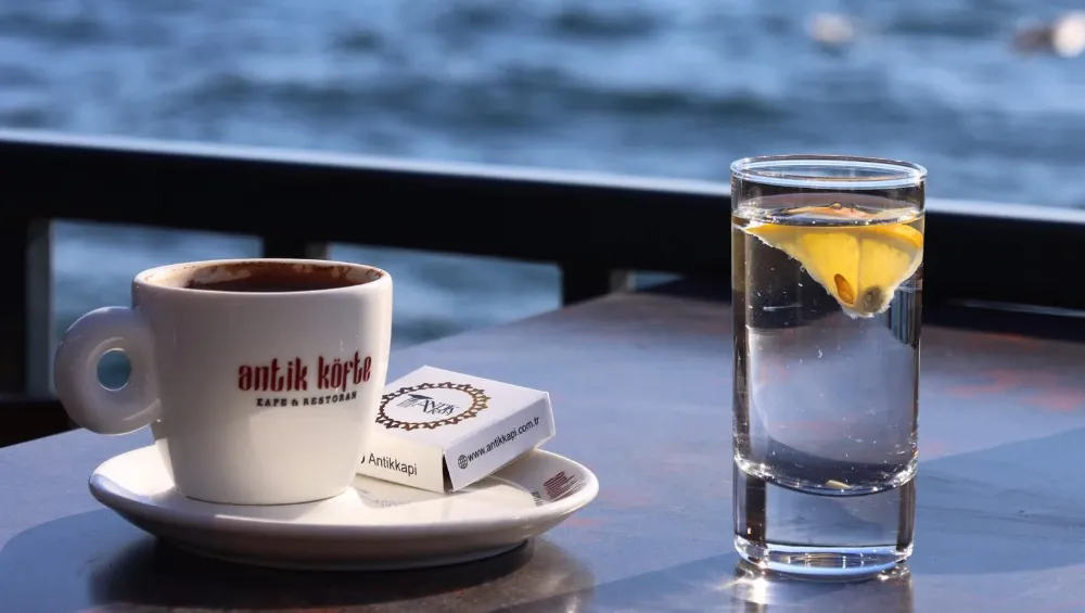 40 yıl hatırı olan dostluklar Antikkapı