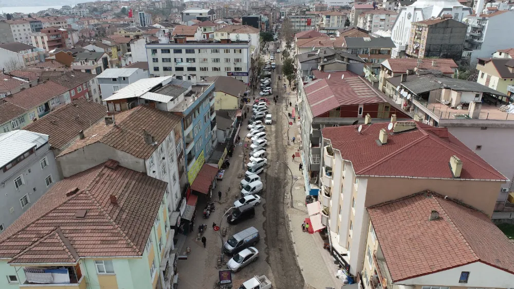 Büyükşehir’den Derince’nin kalbinde hummalı çalışma