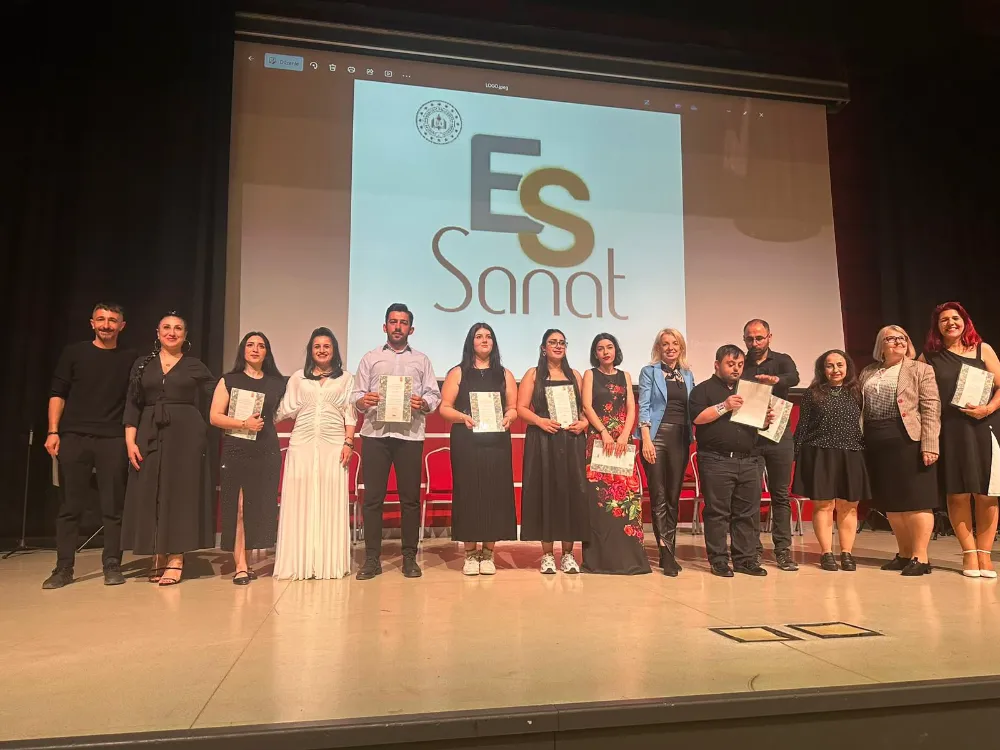 ES SANAT KİŞİSEL GELİŞİM KURSU  SAHNE ZAMANI DEDİ