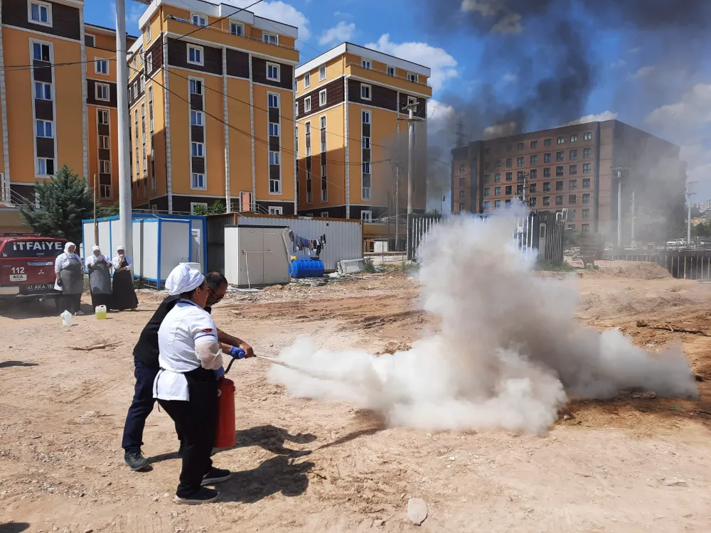 Büyükşehir İtfaiyesi’nden uygulamalı eğitimi