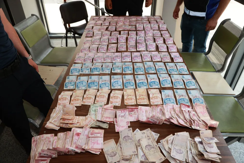Gebze’de Dilencinin Üzerinden 20 Bin TL