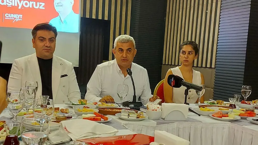 CHP GEBZE’DE İLK ADAY “CÜNEYT AKIN”