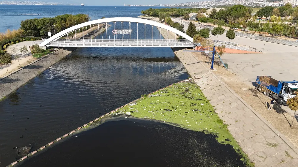 Kocaeli Büyükşehir, İzmit Körfezi’nin sağlığını koruyor;  İzmit Körfezi’ne temizlik kalkanı