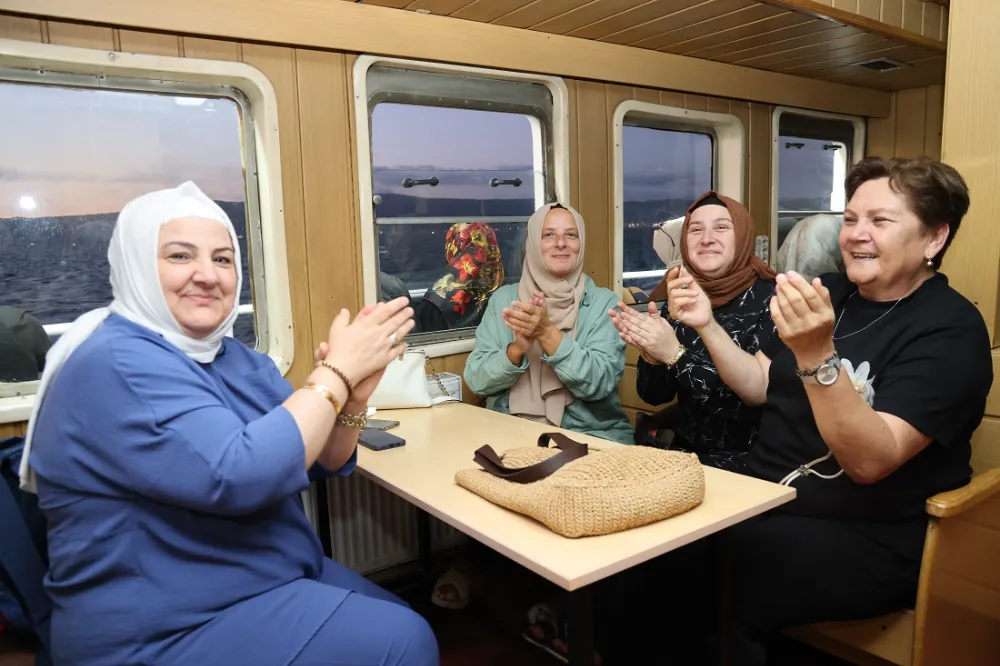 Bir yılın yorgunluğunu mehtap turu ile attılar;  Üretime ara, mehtap turu ile keyifli bir mola